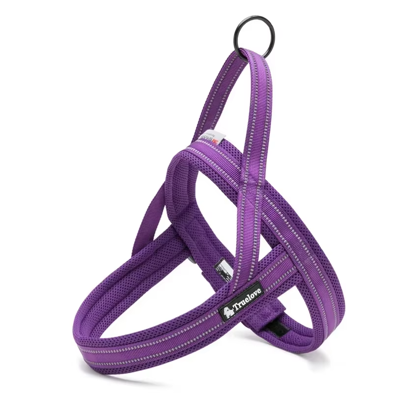 The Fur Pal x TrueLove: Peitoral acolchoado de malha macia para cães