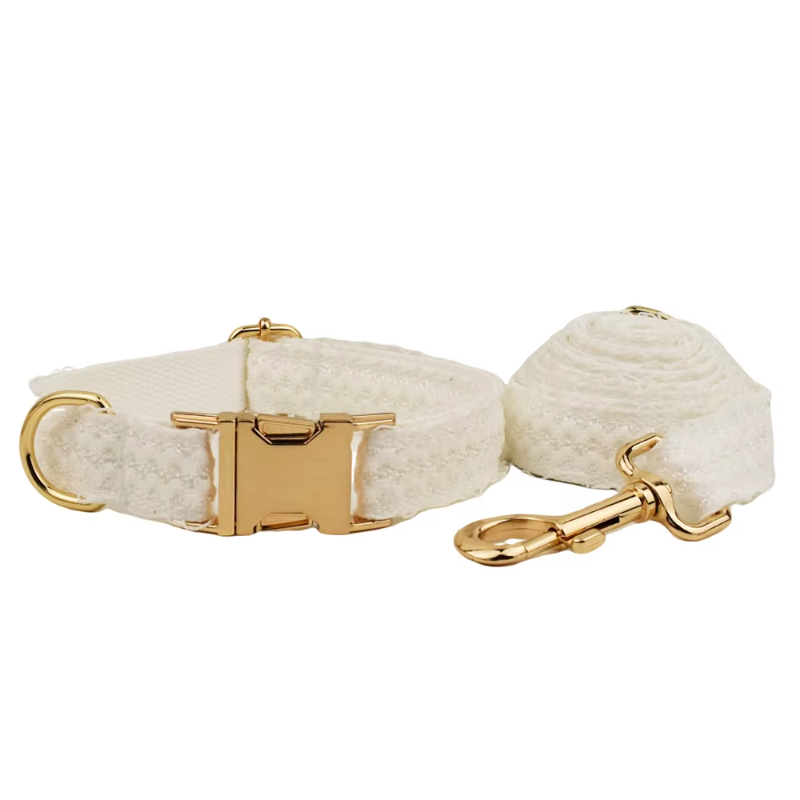 Coleira elegante de renda branca personalizada para cães com placa de identificação gravada personalizada