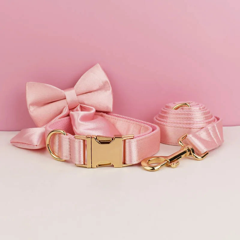 Conjunto de laço, coleira, guia e peitoral de seda Pinkie Luxe para cães - personalizado