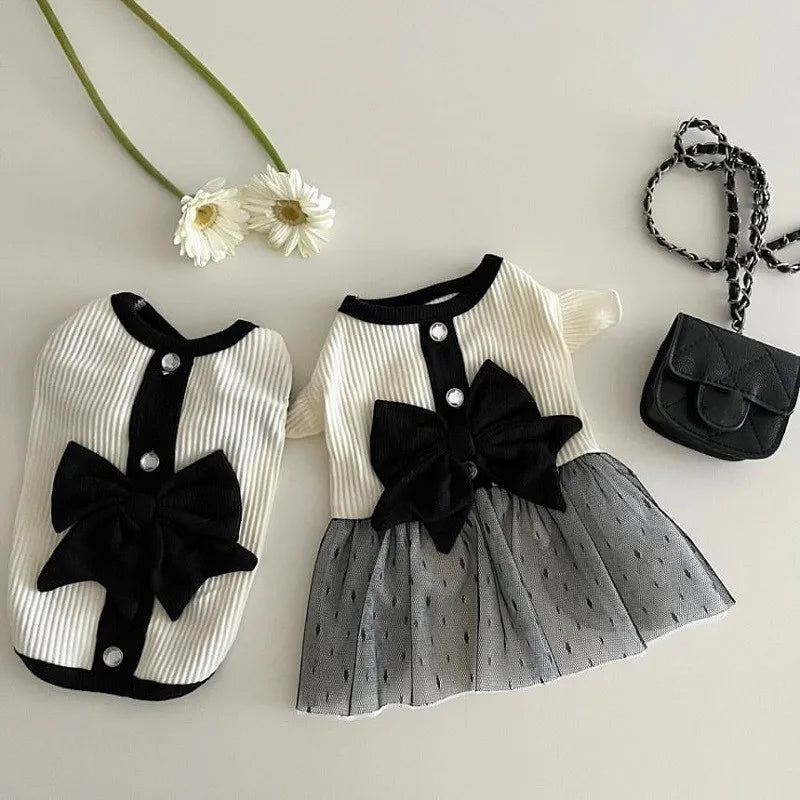 Dress your pup in luxury with the Eleg2 dress diaplY ant Bow Lace Dog Dress. Soft lace, a stunning bow, and a comfortable fit make this dress perfect for any stylish occasion.