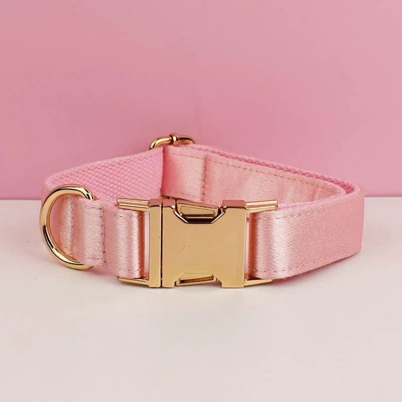 Conjunto de laço, coleira, guia e peitoral de seda Pinkie Luxe para cães - personalizado