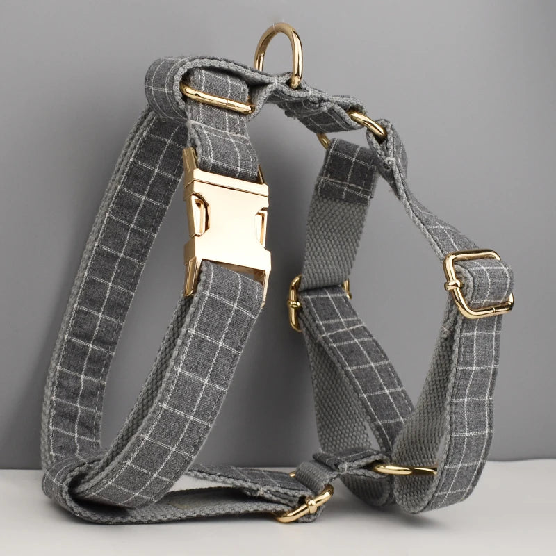 Conjunto de coleira, guia, peitoral, suporte para saco de cocô e laço para cachorro personalizado em cinza - Edição Designer