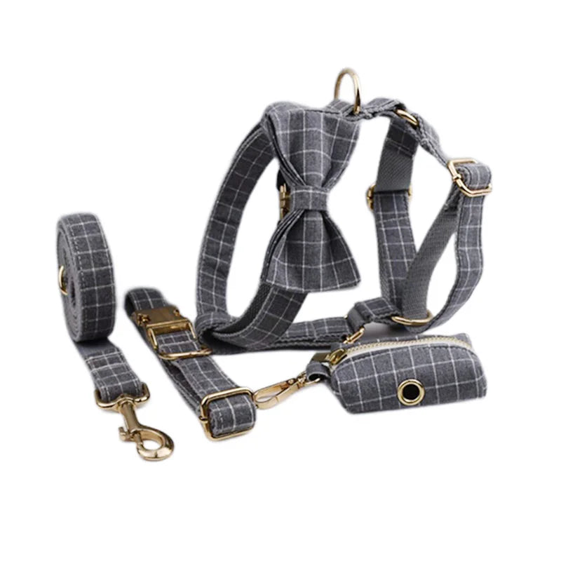 Conjunto de coleira, guia, peitoral, suporte para saco de cocô e laço para cachorro personalizado em cinza - Edição Designer