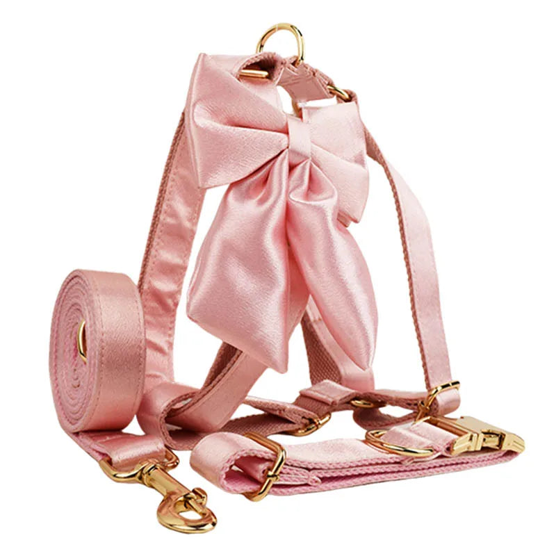 Conjunto de laço, coleira, guia e peitoral de seda Pinkie Luxe para cães - personalizado