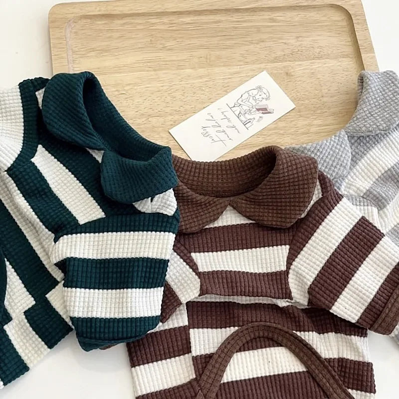 Camiseta Teddy Stripes – Camiseta fofa para animais de estimação com detalhe de urso de pelúcia
