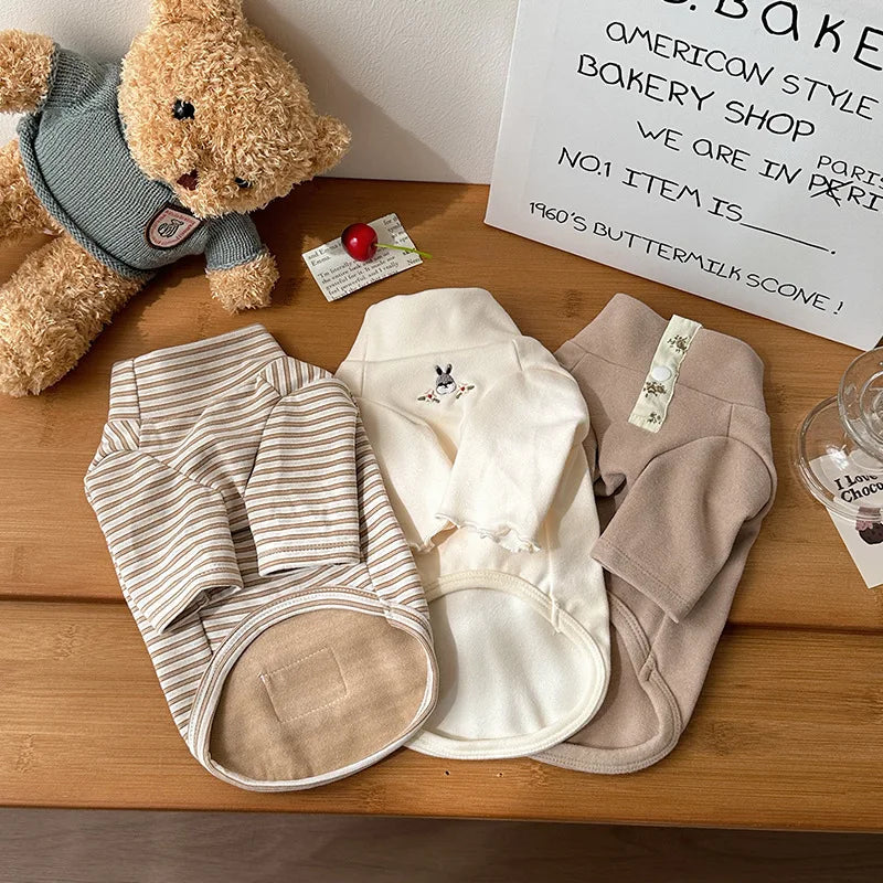 Suéter listrado CozyVelvet para cães – Casaco de inverno macio bordado para animais de estimação de pequeno e médio porte