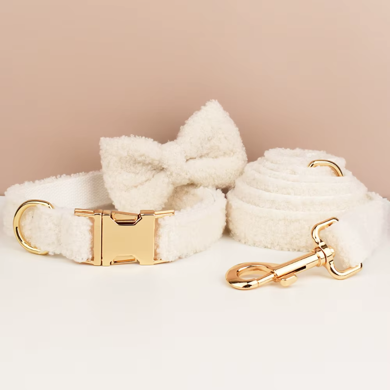 Conjunto de coleira de malha feita à mão para casamento de cachorro