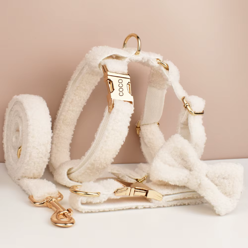 Conjunto de coleira de malha feita à mão para casamento de cachorro