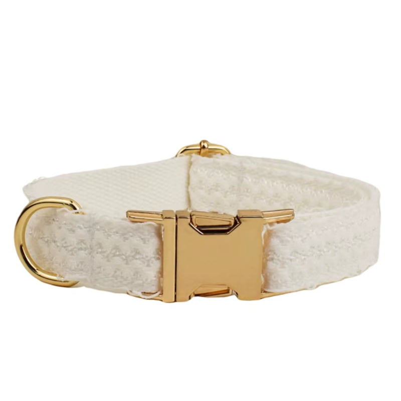 Coleira elegante de renda branca personalizada para cães com placa de identificação gravada personalizada