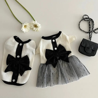 Dress your pup in luxury with the Eleg2 dress diaplY ant Bow Lace Dog Dress. Soft lace, a stunning bow, and a comfortable fit make this dress perfect for any stylish occasion.