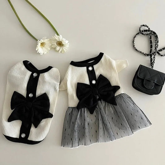 Dress your pup in luxury with the Eleg2 dress diaplY ant Bow Lace Dog Dress. Soft lace, a stunning bow, and a comfortable fit make this dress perfect for any stylish occasion.