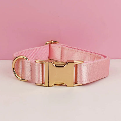 Conjunto de laço, coleira, guia e peitoral de seda Pinkie Luxe para cães - personalizado
